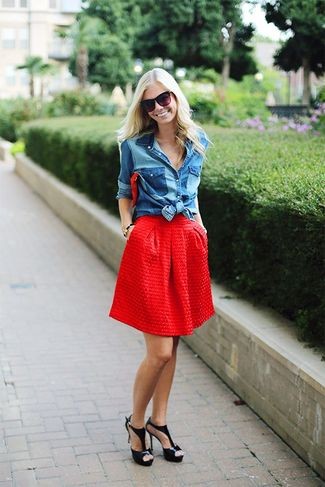 красная юбочка с джинсовой рубашкой