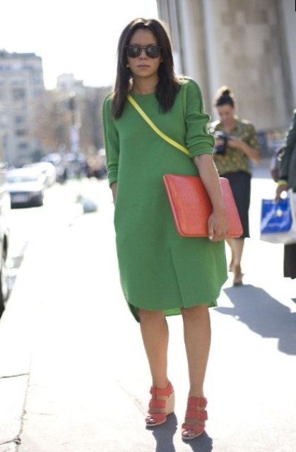 С чем носить зеленое платье – пространство вариантов